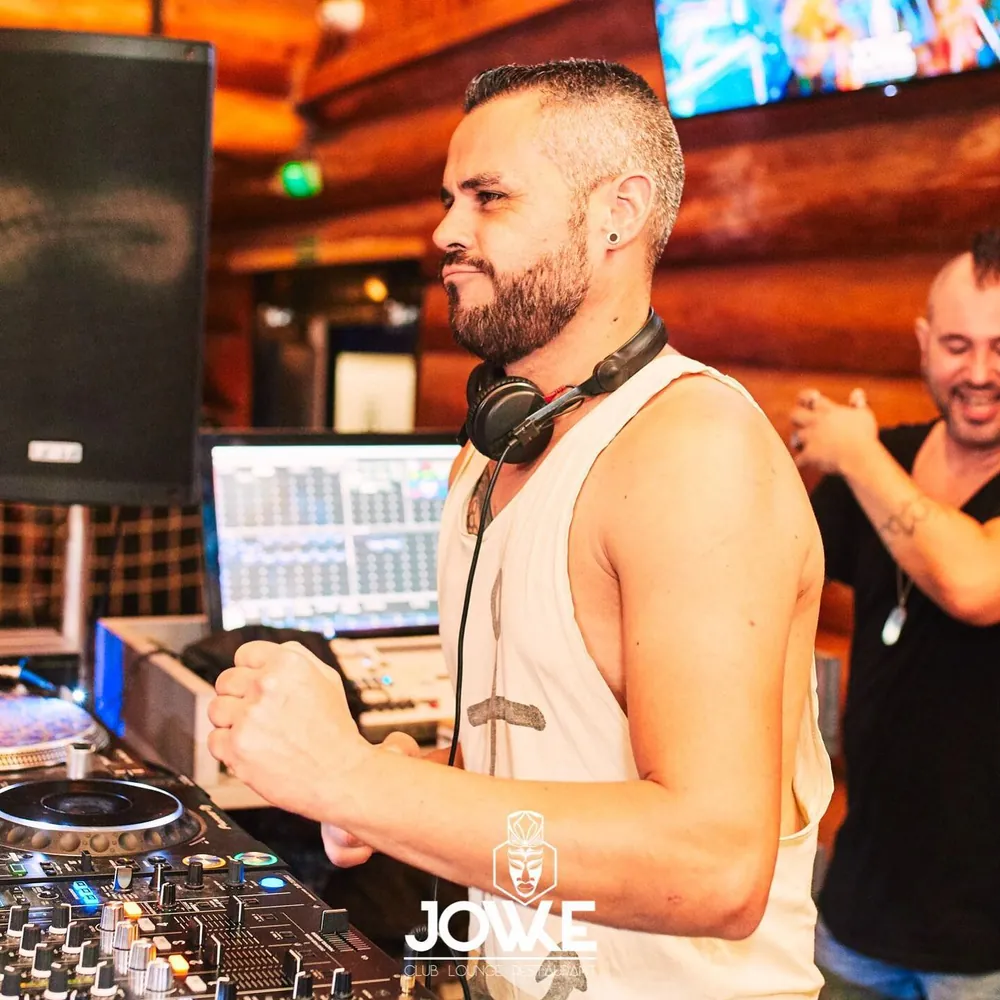 Marcos en cabina en Jowke Remember